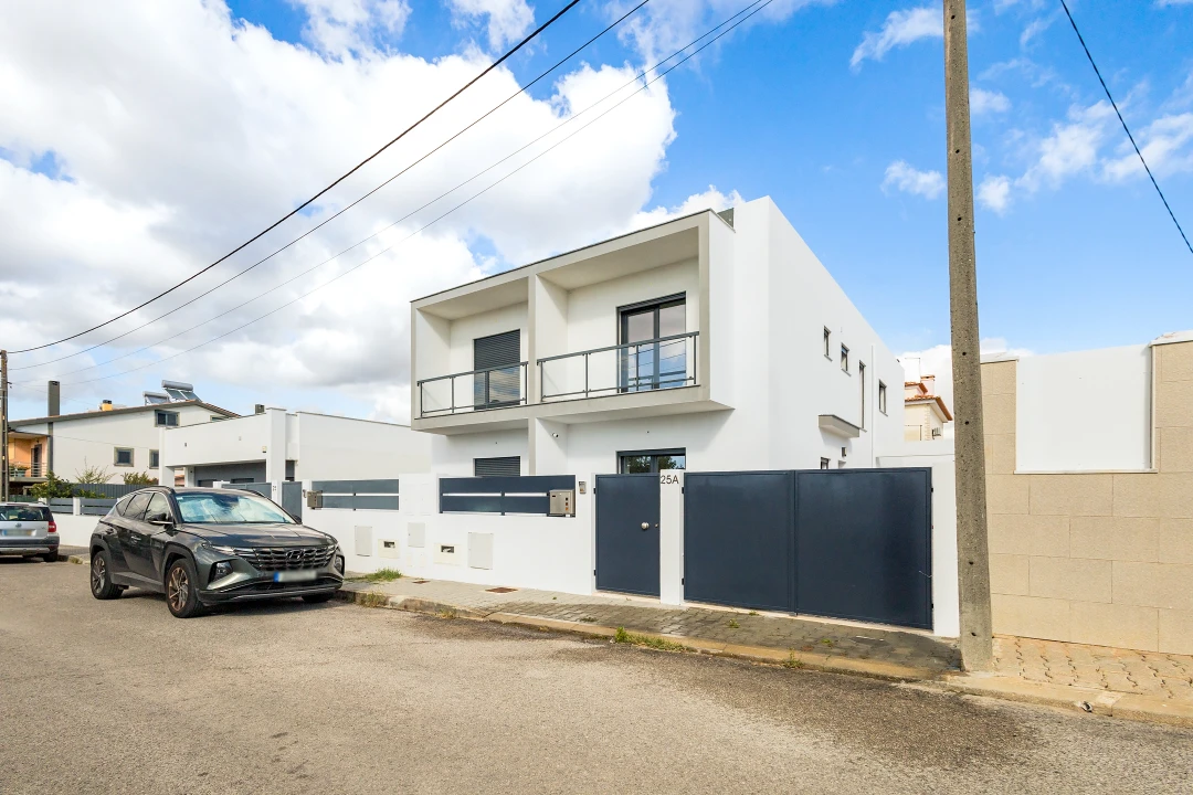 Moradia T3 para Venda em Fernao Ferro Foto 1