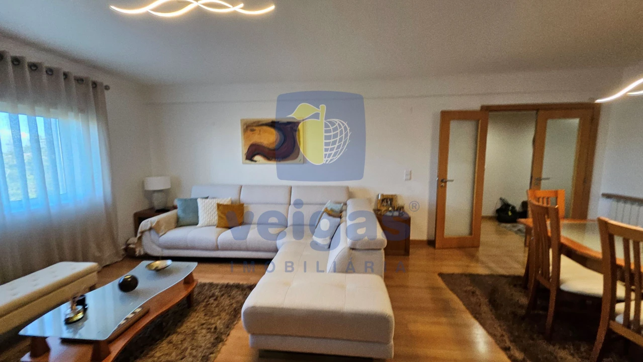 Apartamento T4 para Venda em Rio de Mouro Foto 32