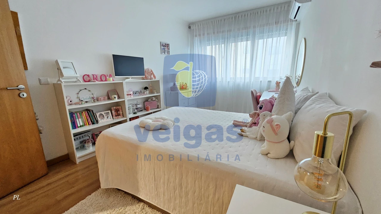 Apartamento T4 para Venda em Rio de Mouro Foto 4
