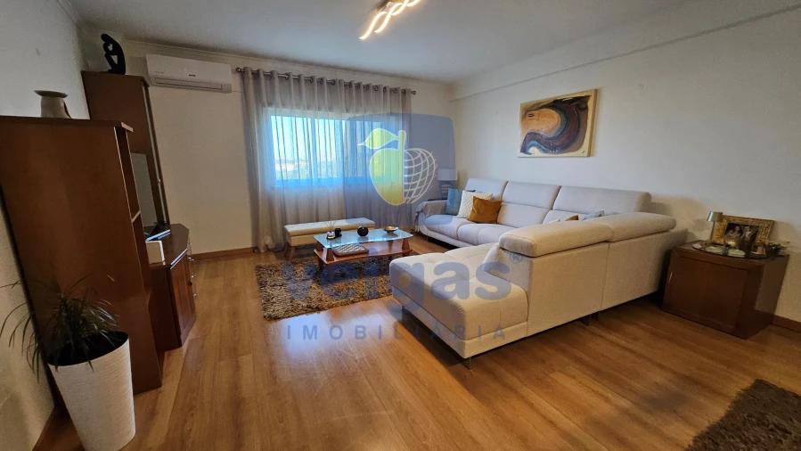 Apartamento T4 para Venda em Rio de Mouro Foto 30