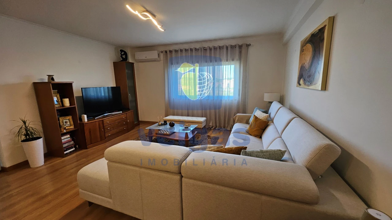 Apartamento T4 para Venda em Rio de Mouro Foto 31