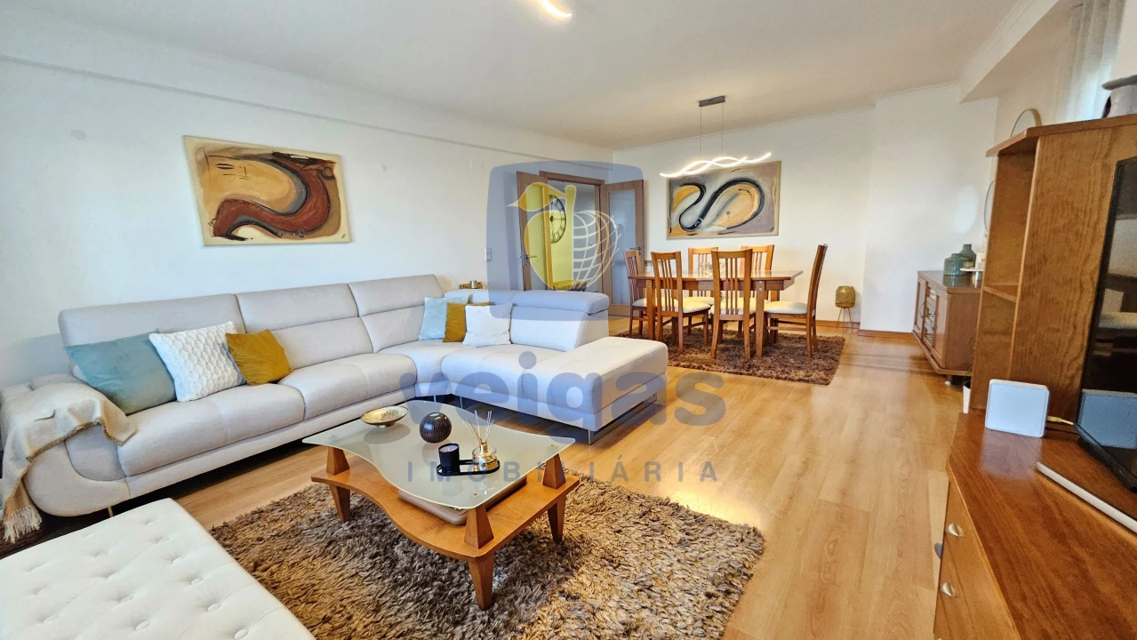 Apartamento T4 para Venda em Rio de Mouro Foto 33