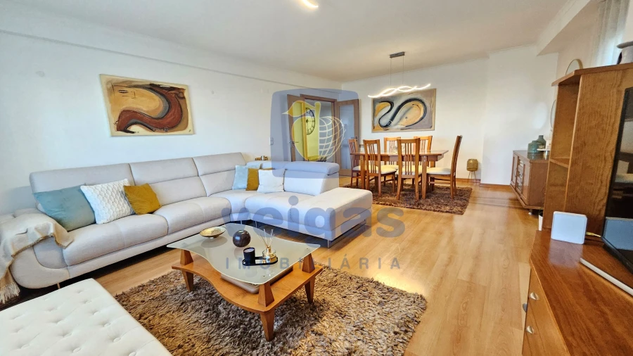 Apartamento T4 para Venda em Rio de Mouro
