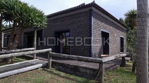 Moradia T3 para Venda em Santo Antonio da Serra