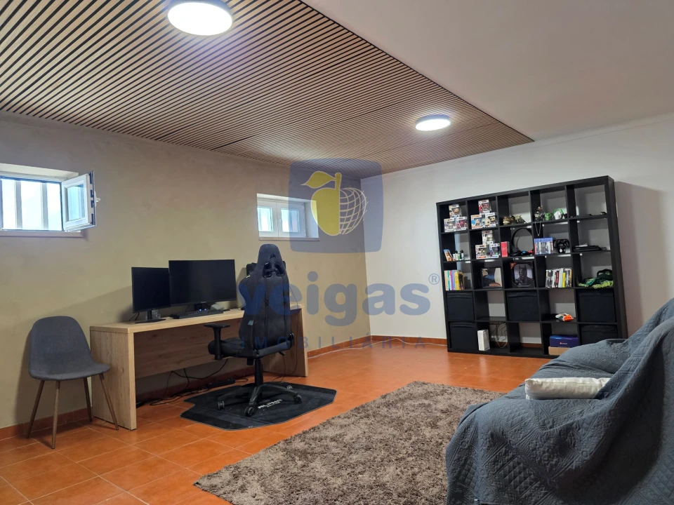 Moradia T5 para Venda em Usseira Foto 34