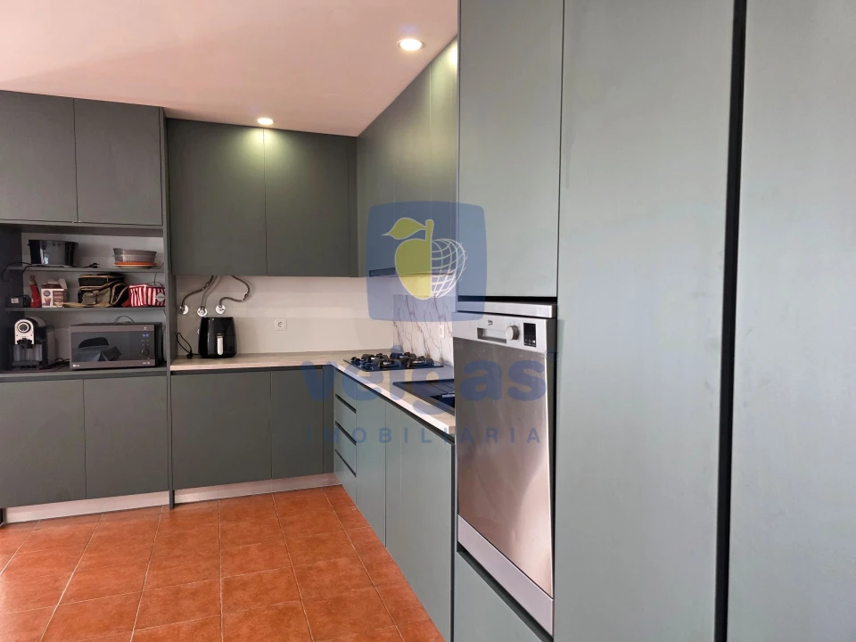 Moradia T5 para Venda em Usseira Foto 6