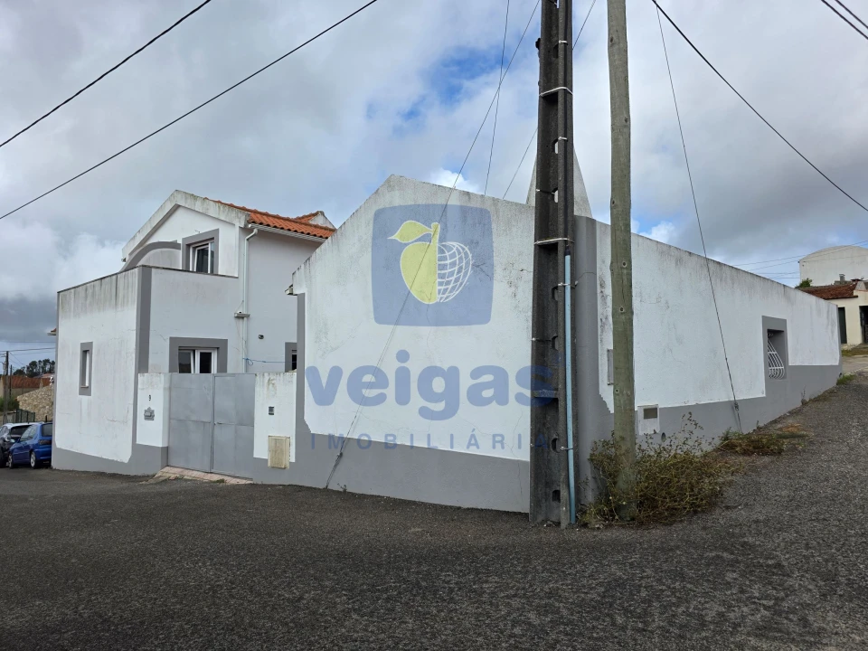 Moradia T5 para Venda em Usseira Foto 47