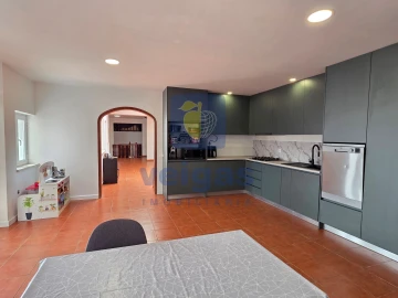Moradia T5 para Venda em Usseira