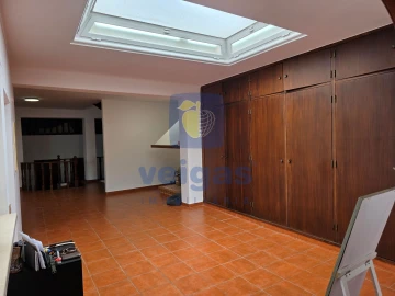 Moradia T5 para Venda em Usseira