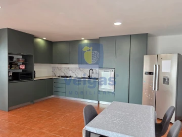 Moradia T5 para Venda em Usseira