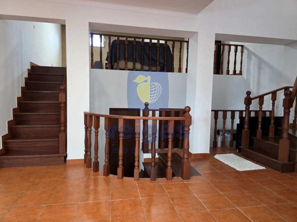 Moradia T5 para Venda em Usseira Foto 35