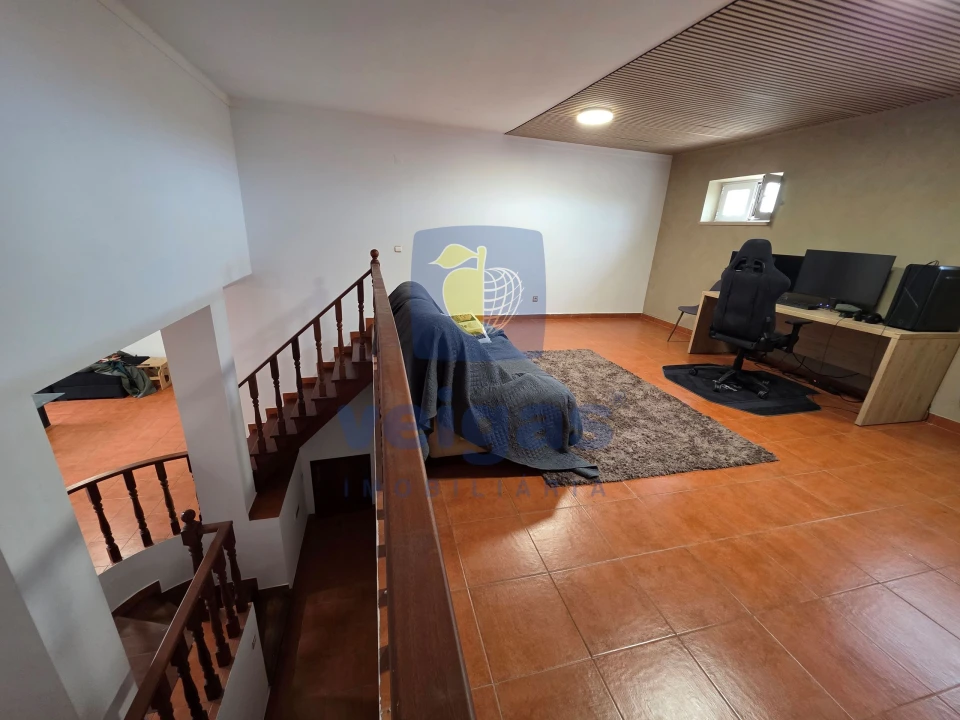 Moradia T5 para Venda em Usseira Foto 12