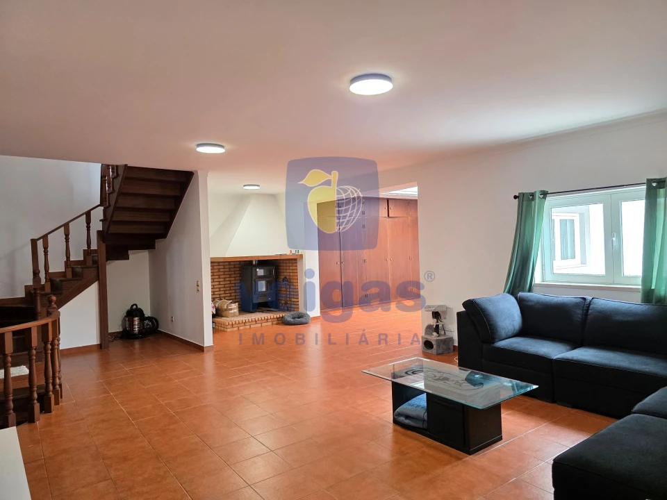 Moradia T5 para Venda em Usseira Foto 4