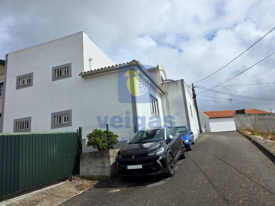 Moradia T5 para Venda em Usseira Foto 48