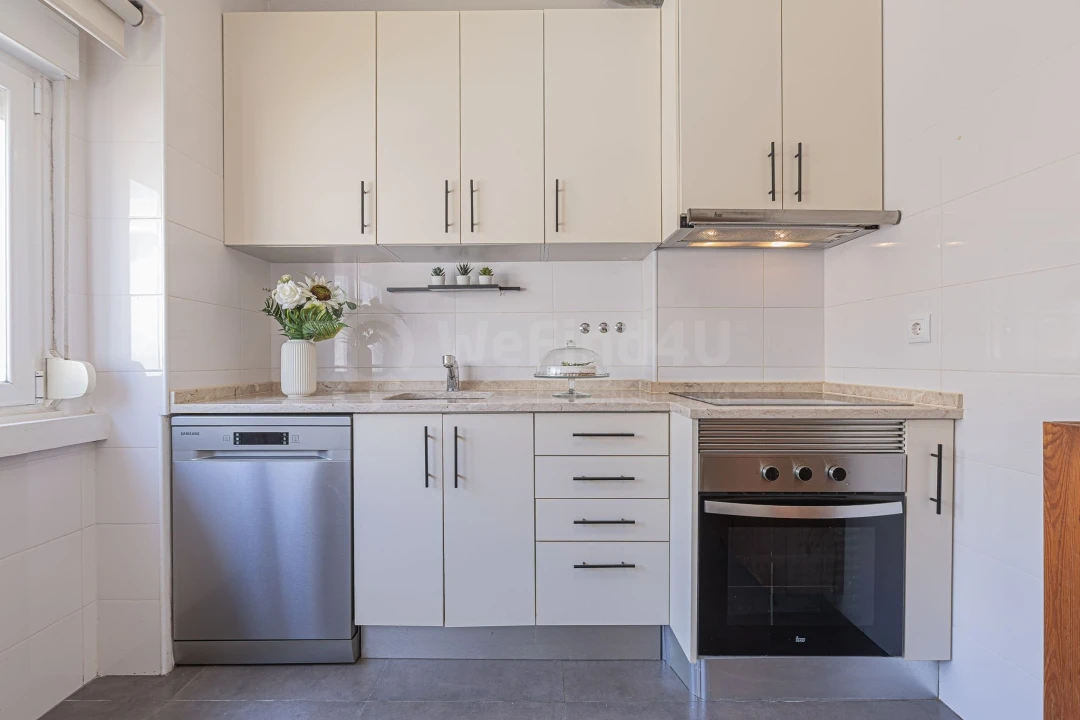 Apartamento T3 para Venda em Almada, Cova da Piedade, Pragal e Cacilhas Foto 15