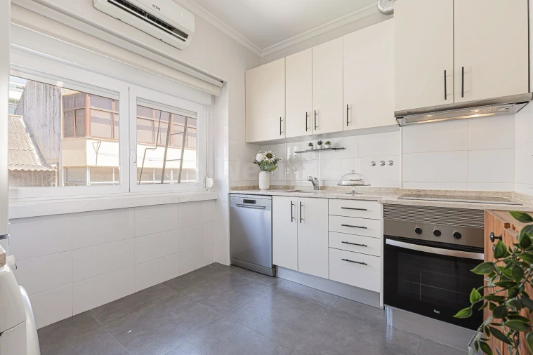 Apartamento T3 para Venda em Almada, Cova da Piedade, Pragal e Cacilhas Foto 14