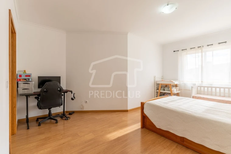 Apartamento T2 para Venda em Caniço Foto 12