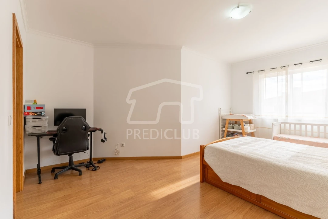 Apartamento T2 para Venda em Caniço Foto 12