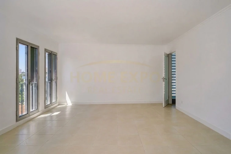Apartamento T2 para Venda em Marvila Foto 3