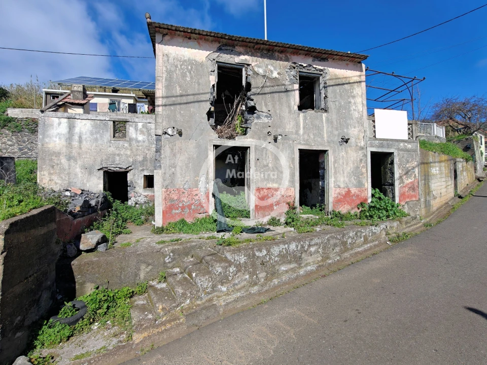 Moradia T2 para Venda em Canhas Foto 2
