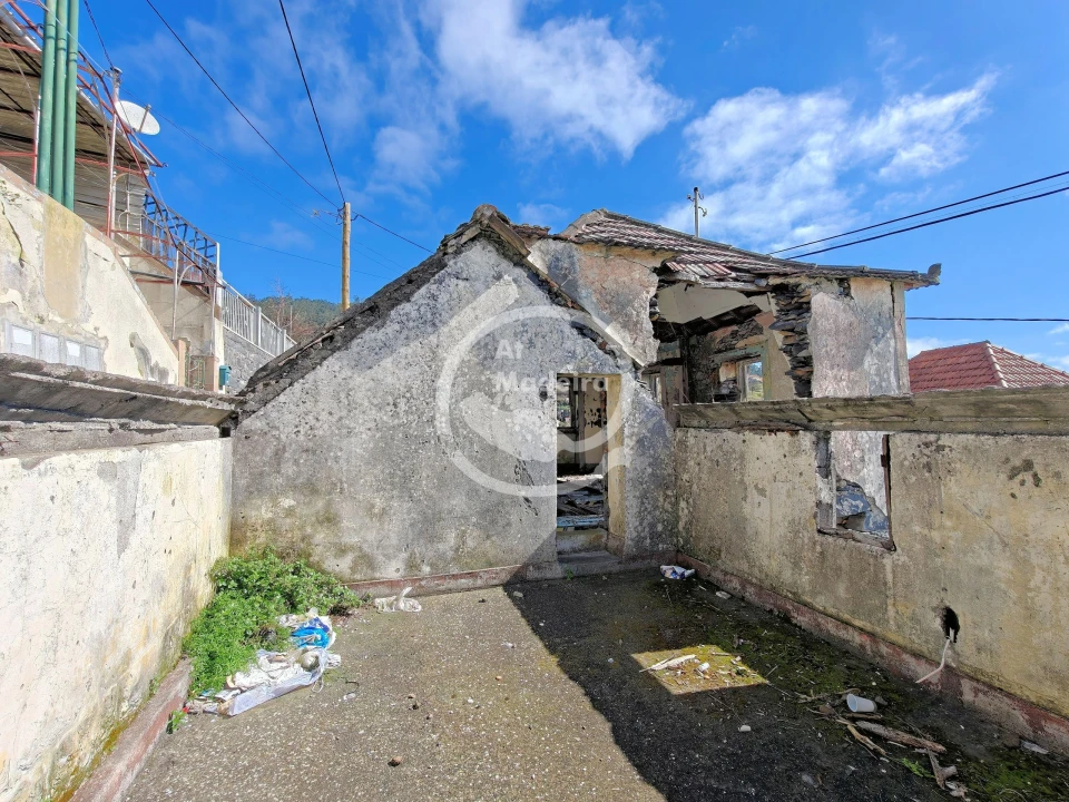 Moradia T2 para Venda em Canhas Foto 18