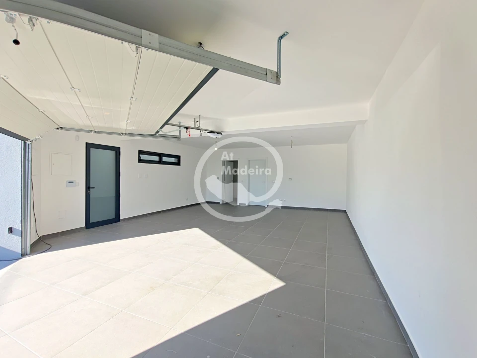 Moradia T3 para Venda em Santo Antonio Foto 4