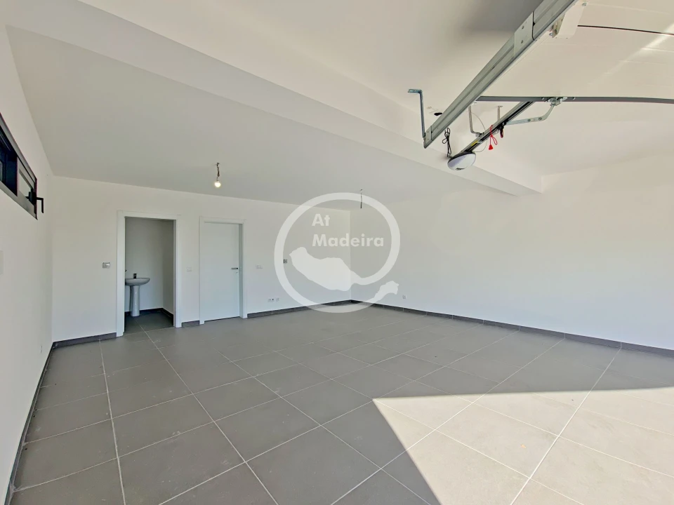 Moradia T3 para Venda em Santo Antonio Foto 3