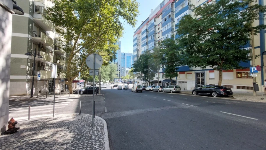 Apartamento T3 para Venda em São Domingos de Benfica Foto 17