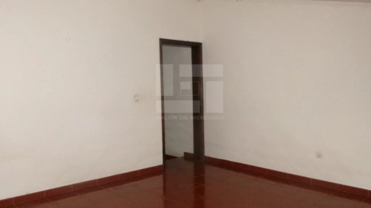 Prédio para Venda em Alvito Foto 13