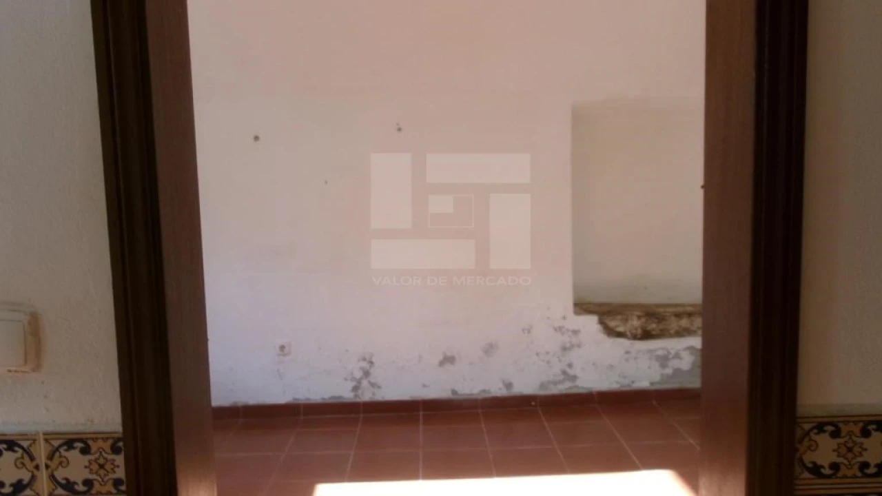 Prédio para Venda em Alvito Foto 14