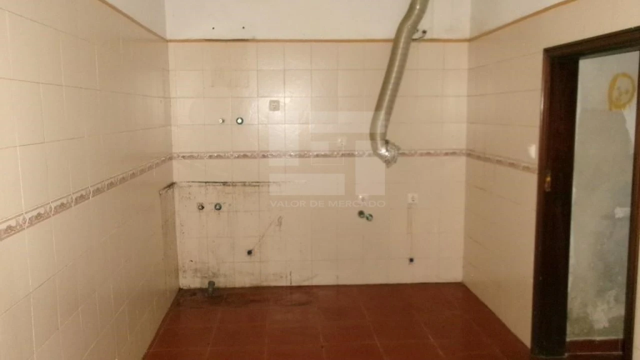 Prédio para Venda em Alvito Foto 15