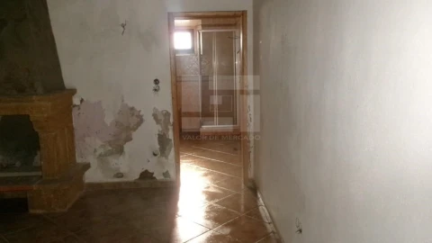 Prédio para Venda em Alvito