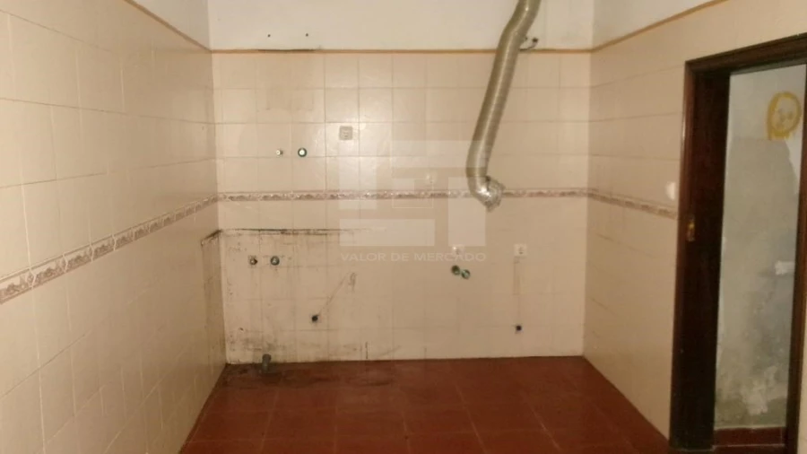 Prédio para Venda em Alvito Foto 15