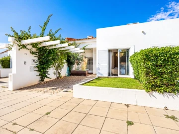 Apartamento T1 para Arrendamento em Mexilhoeira Grande