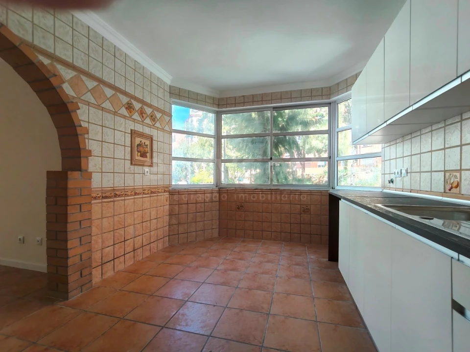 Apartamento T2 para Venda em Algueirão-Mem Martins Foto 1