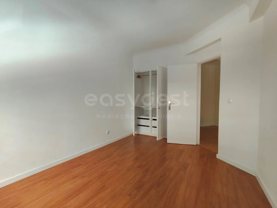 Apartamento T2 para Venda em Algueirão-Mem Martins Foto 14