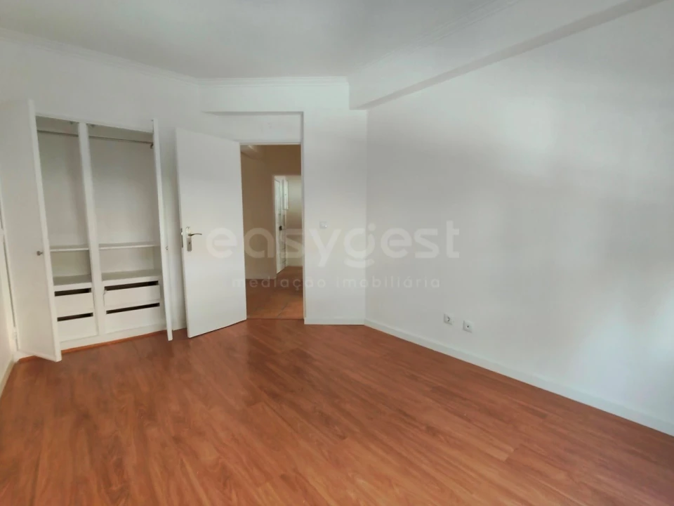 Apartamento T2 para Venda em Algueirão-Mem Martins Foto 15