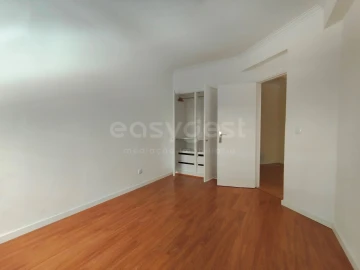 Apartamento T2 para Venda em Algueirão-Mem Martins
