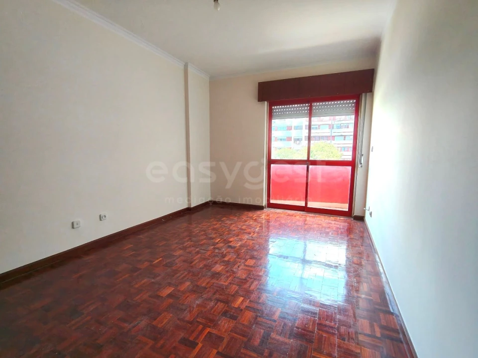 Apartamento T2 para Venda em Algueirão-Mem Martins Foto 11