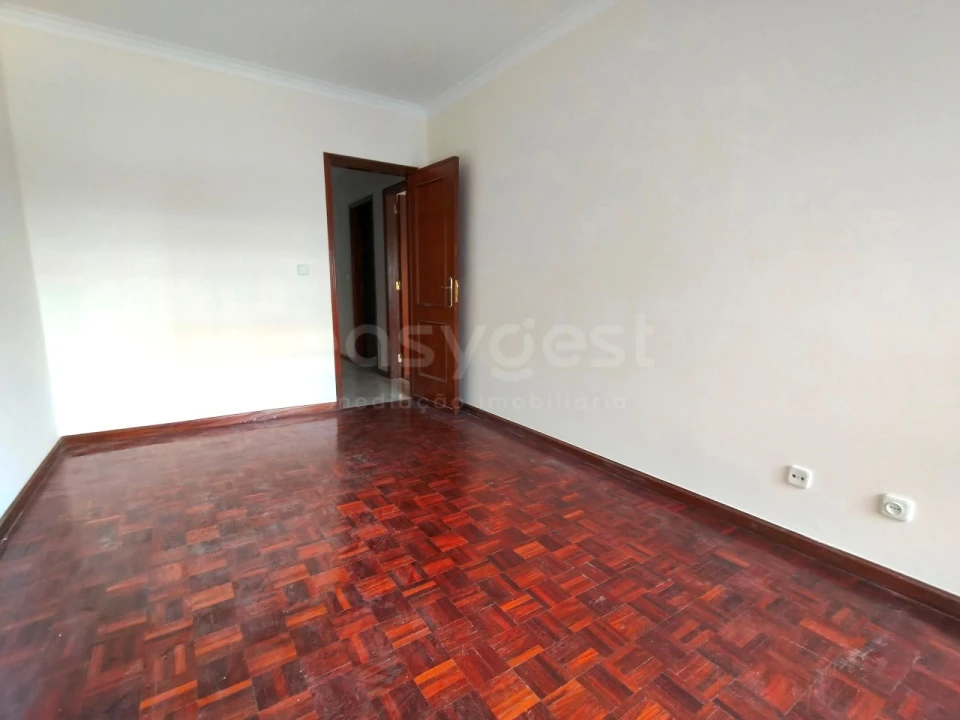 Apartamento T2 para Venda em Algueirão-Mem Martins Foto 12