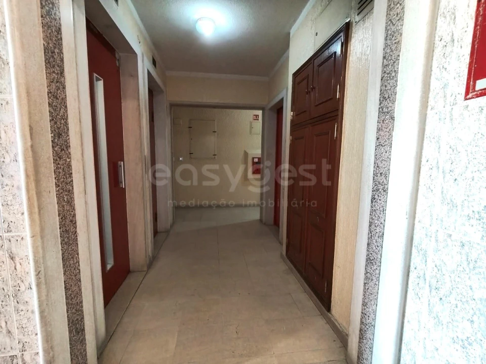 Apartamento T2 para Venda em Algueirão-Mem Martins Foto 19