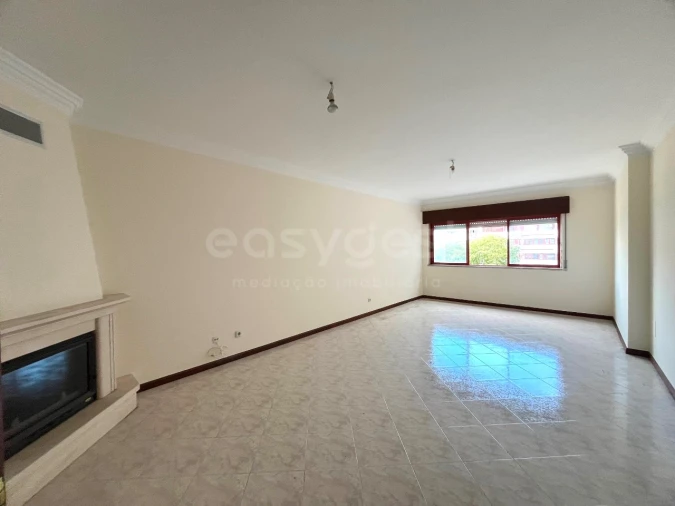 Apartamento T2 para Venda em Algueirão-Mem Martins Foto 2