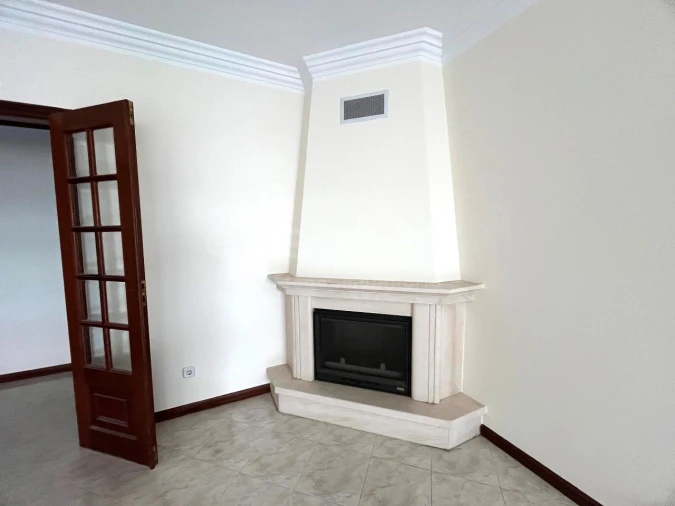 Apartamento T2 para Venda em Algueirão-Mem Martins Foto 4