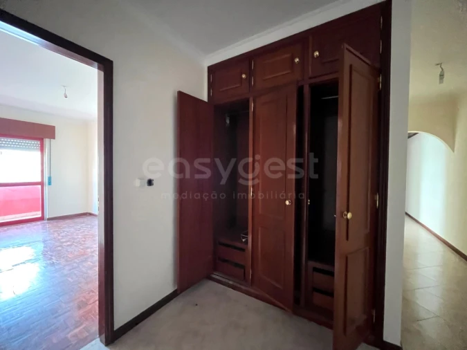Apartamento T2 para Venda em Algueirão-Mem Martins Foto 10