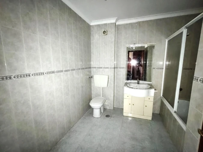 Apartamento T2 para Venda em Algueirão-Mem Martins Foto 16