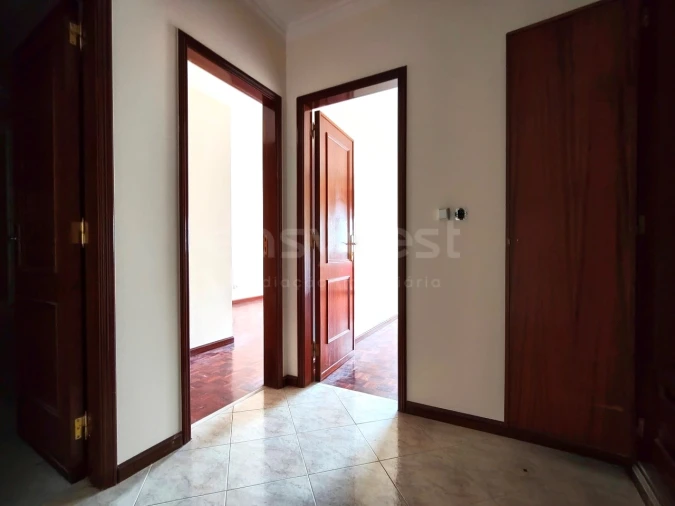 Apartamento T2 para Venda em Algueirão-Mem Martins Foto 17