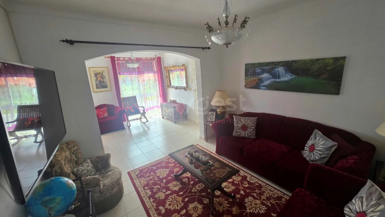 Moradia T5 para Venda em Terra Chã Foto 5