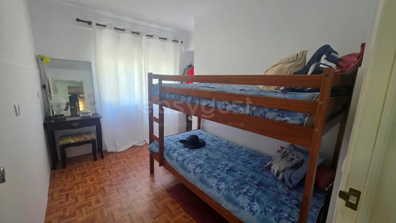 Moradia T5 para Venda em Terra Chã Foto 11