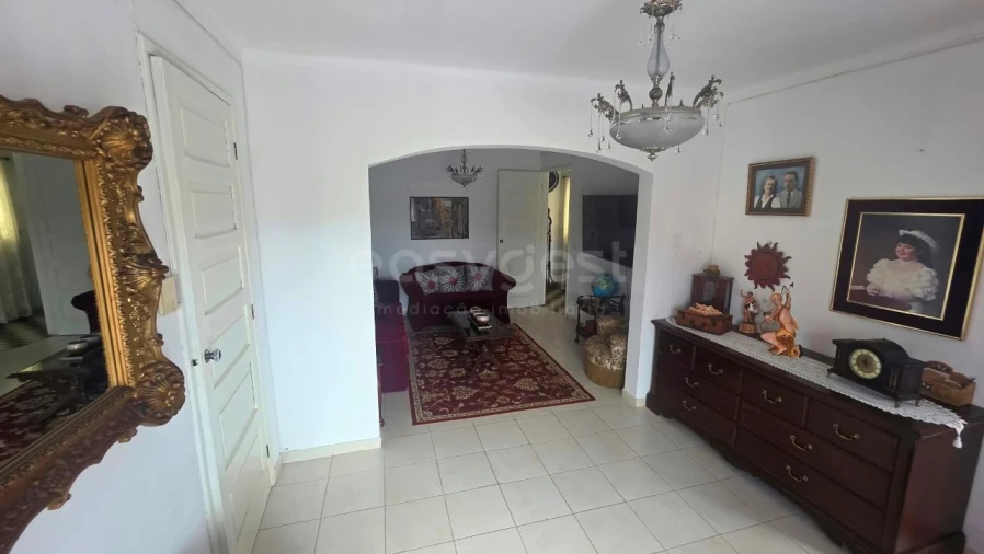 Moradia T5 para Venda em Terra Chã Foto 3