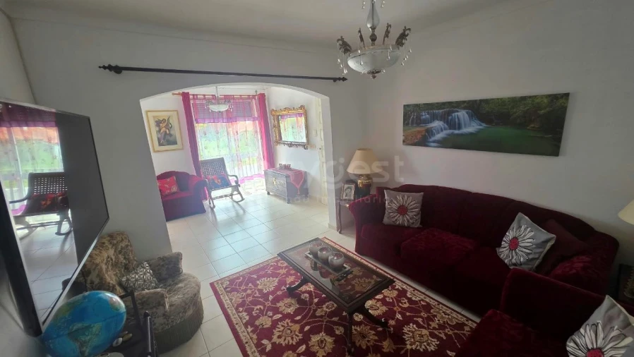 Moradia T5 para Venda em Terra Chã Foto 5